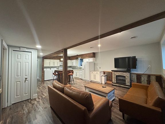 4th image of 7281 Meadowlawn Dr #1
