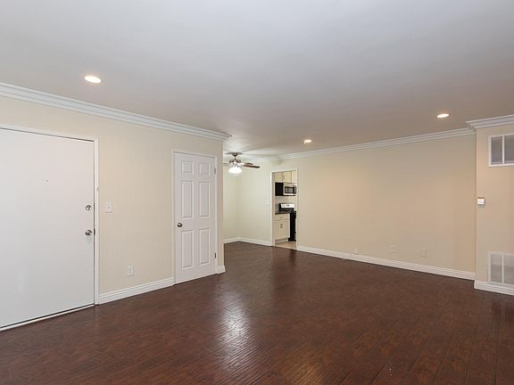 5th image of 5222 Lexington Ave APT 1