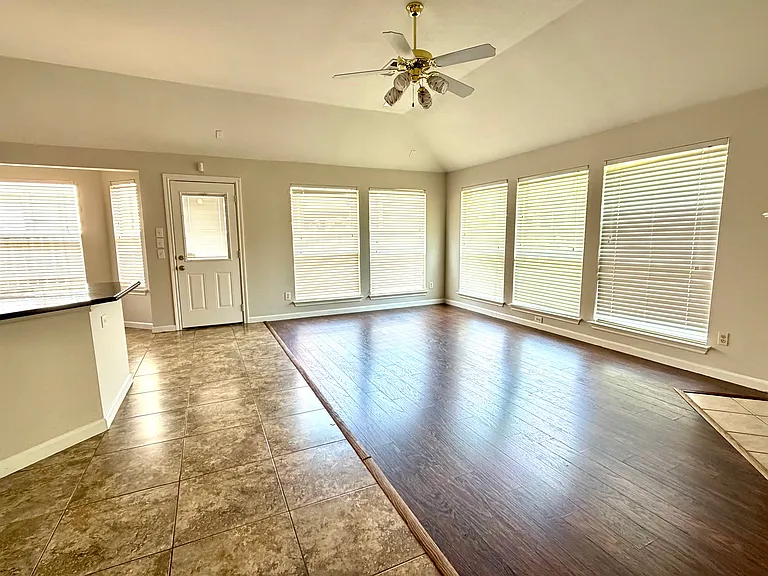 4308 Linda Kay Ln — Photo 17