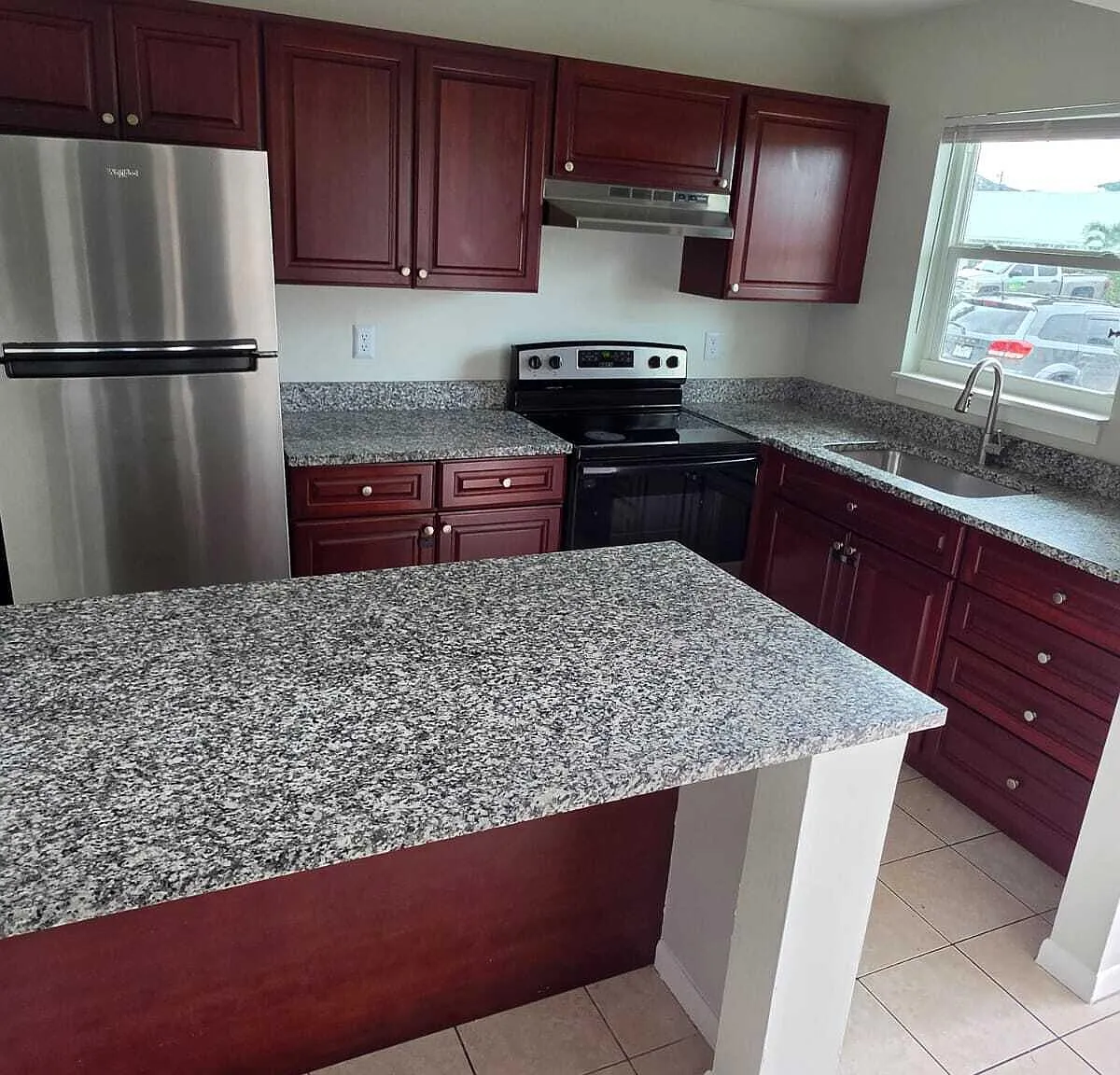 2 bed, 1.5 bath, 1554 sqft, $2,000 — Photo 2