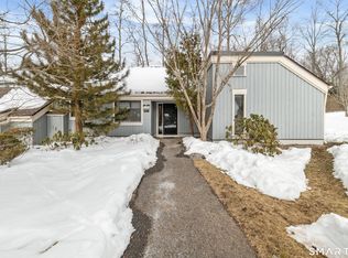 972 Heritage Vlg #B, Southbury, CT 06488