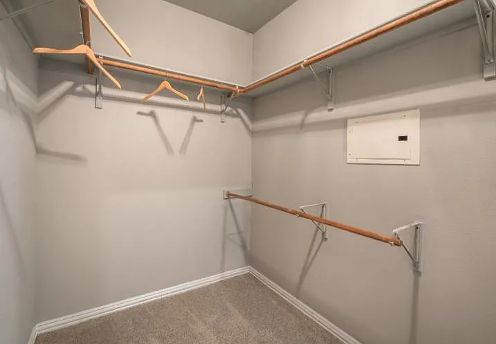 2 bed, 2.5 bath, 1957 sqft, $3,349 — Photo 3