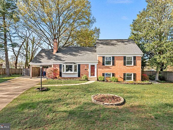 2nd image of 4506 Dartmoor Ln