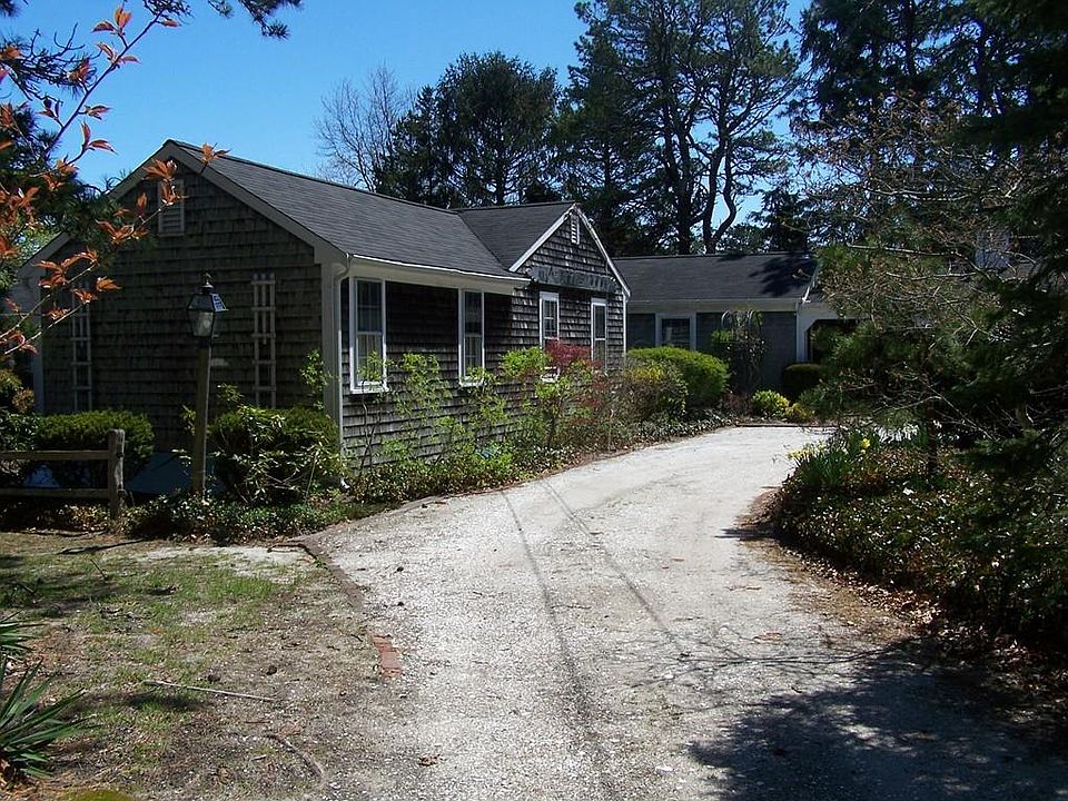 9 Pond St, Dennis, MA 02638 Zillow