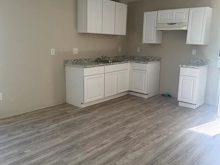 50-56 Hunters Ave — Photo 7