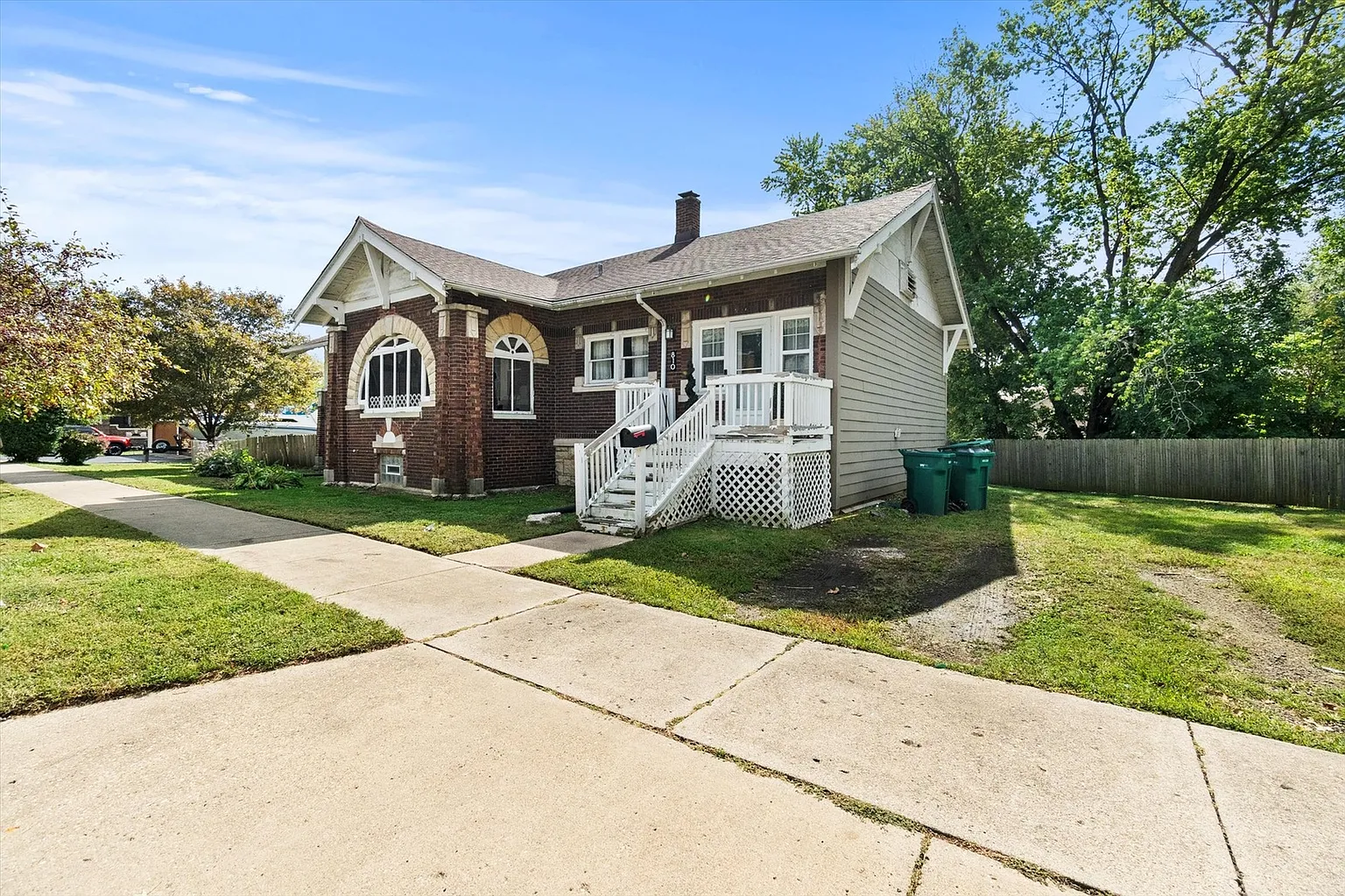 810 W Marion St photo 1