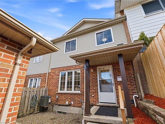 3rd image of 87 Ralgreen Cres