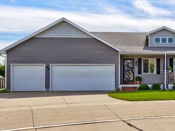 198 Larson Dr, Huxley, IA 50124