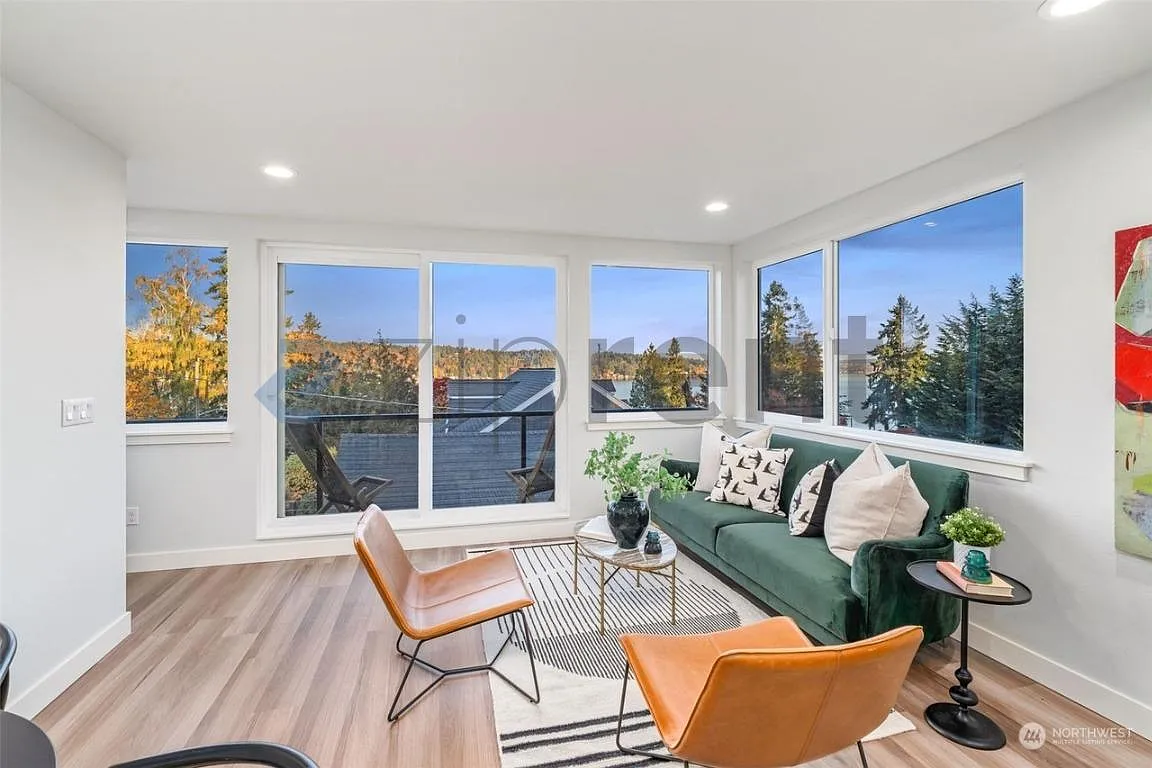 2 bed, 1309 sqft, $4,200 — Photo 3
