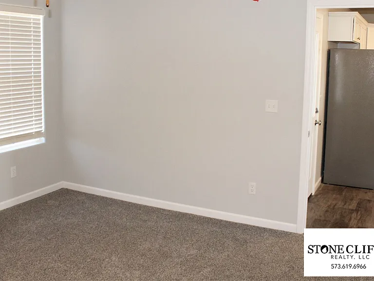 518 Kinleigh Dr — Photo 15