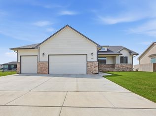 182 S Wellcrest Ct, Goddard, KS 67052