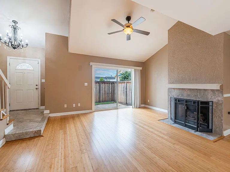 2410 Voorhees Ave #5 — Photo 2