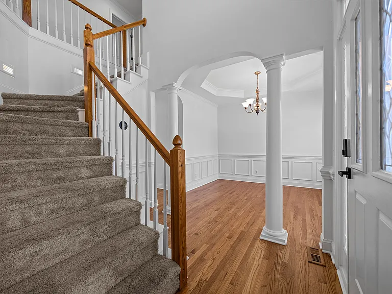 1325 Old Regent Dr — Photo 11