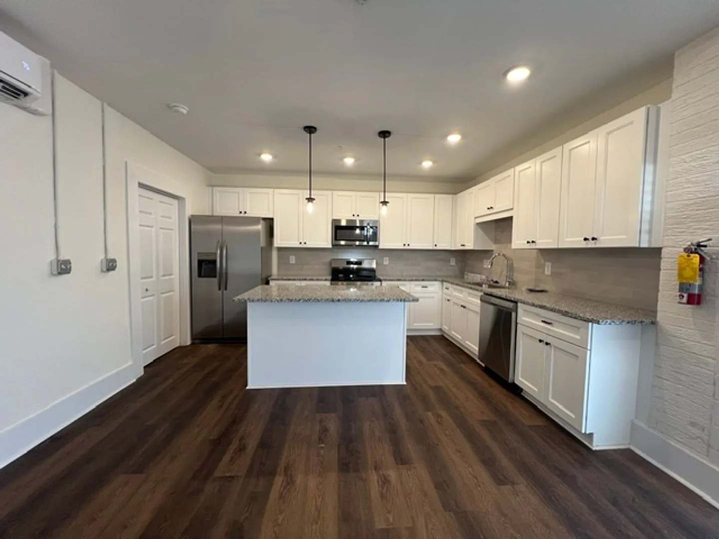 114 Nassau Place — Photo 4