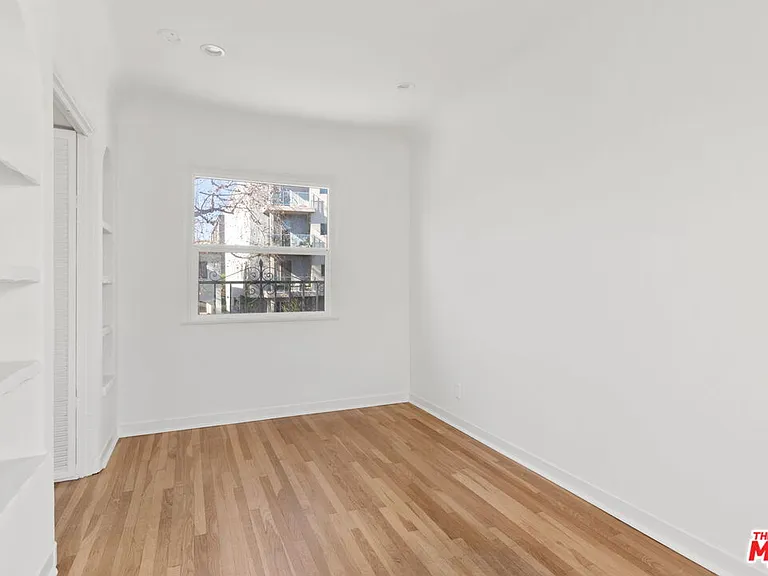 826 S Holt Ave — Photo 6