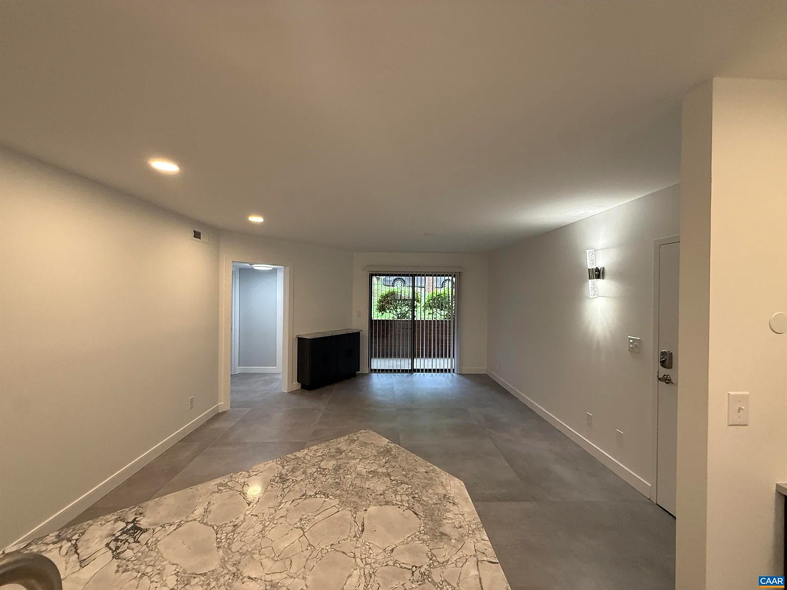 4 bed, 2.0 bath, 1300 sqft, $4,200 — Photo 3