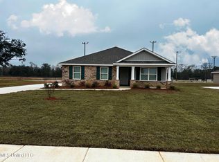 77 Monarch Dr, Lucedale, MS 39452