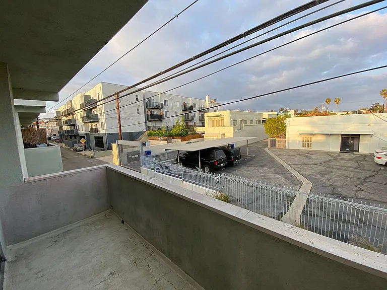 3344 Mentone Ave — Photo 8