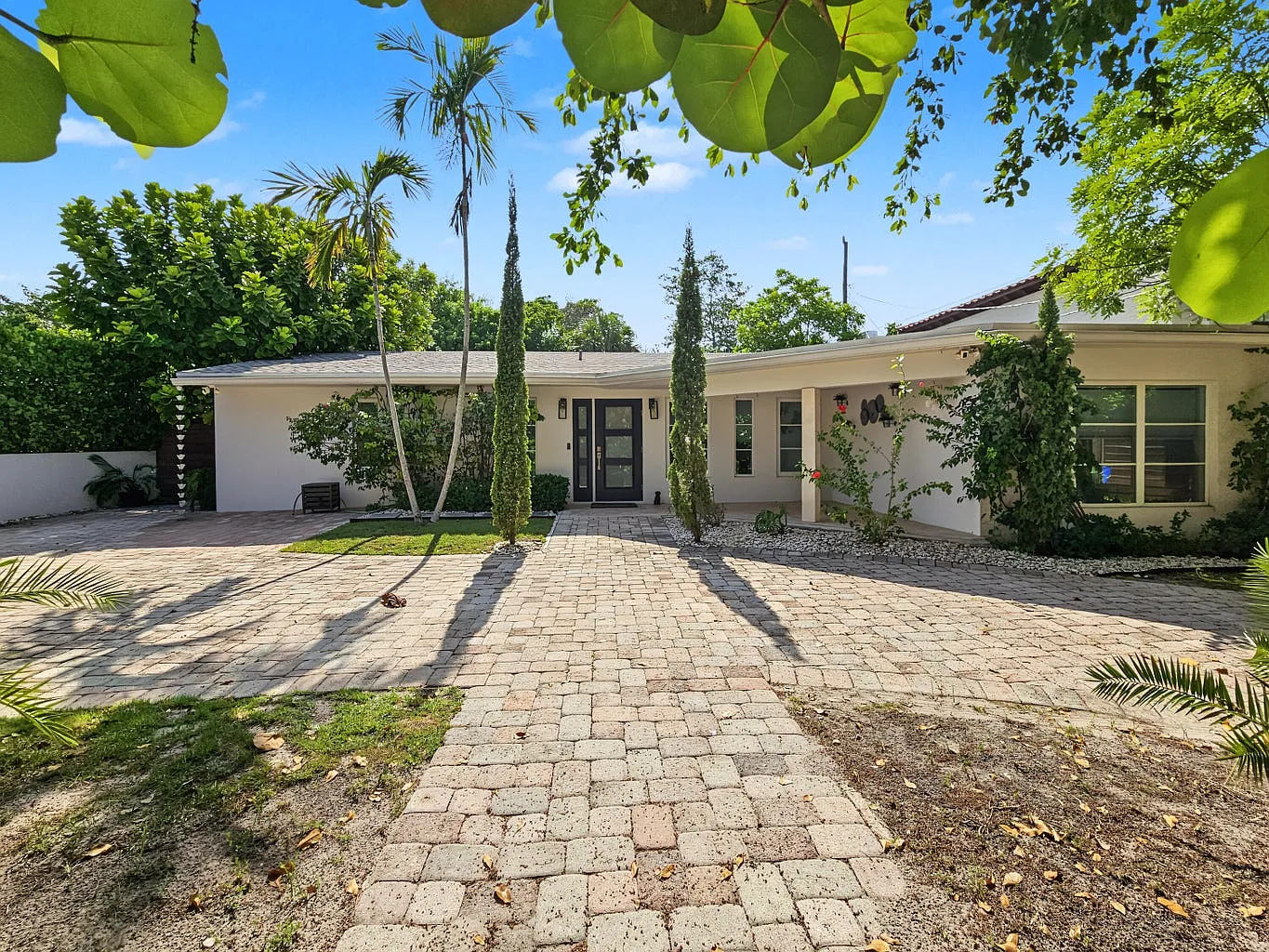 3 bed, 2.5 bath, 1708 sqft, $15,000 — Photo 1