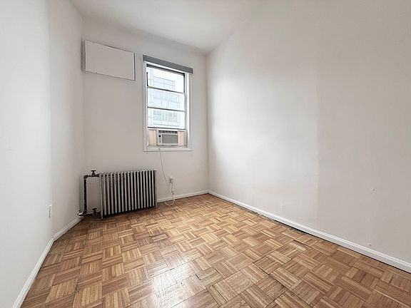 5th image of 394 Manhattan Ave #3L