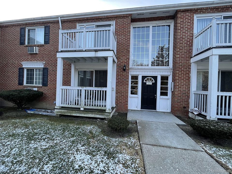 1st image of 2405 Torquay Ave APT 108