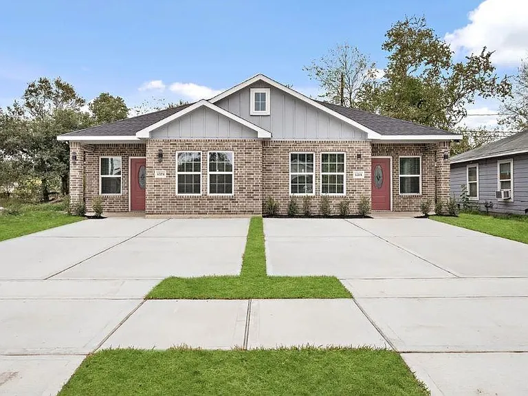 5222 Bataan Rd — Photo 3