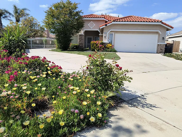 4152 N Tangerine Dr — Photo 1