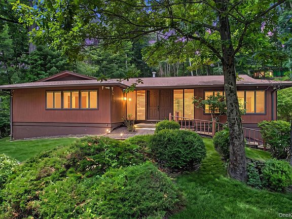 4th image of 9 Tamarack Lane