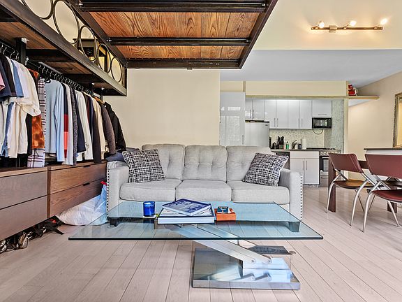 5th image of 10 Charles St APT 3B