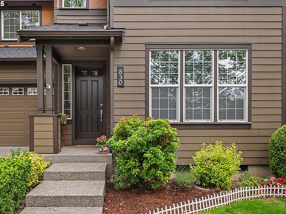 3rd image of 830 NE 73rd Ave