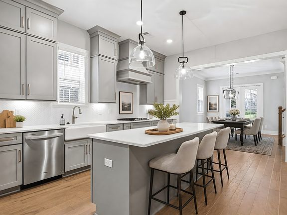 3rd image of 207 Fairground St #102