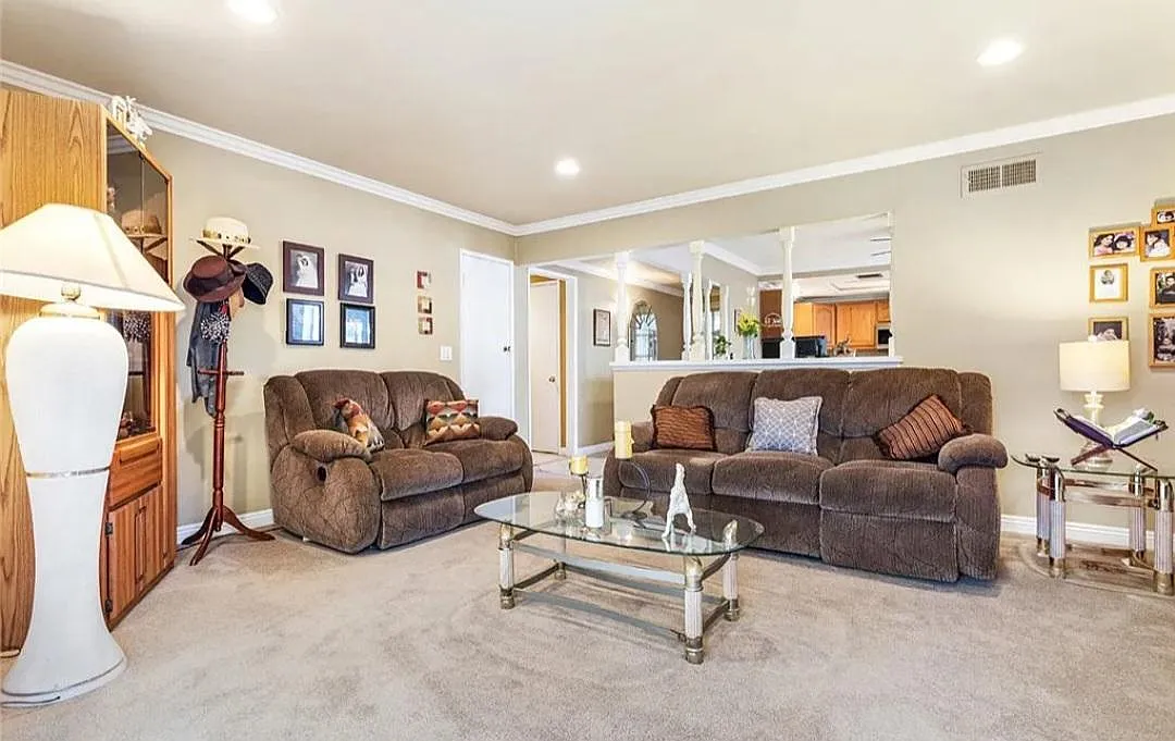 3 bed, 1220 sqft, $3,500 — Photo 4