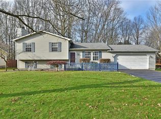 805 Lakeview Dr, Cortland, OH