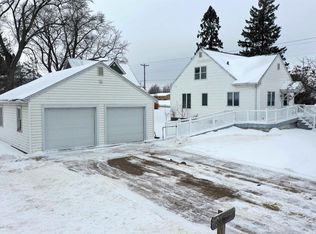 401 Pine St, Athens, WI 54411