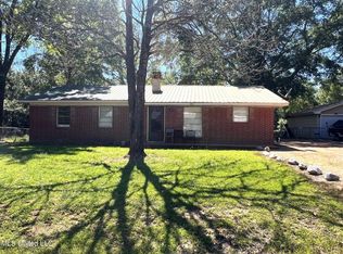 206 Shields Ave, Pelahatchie, MS 39145
