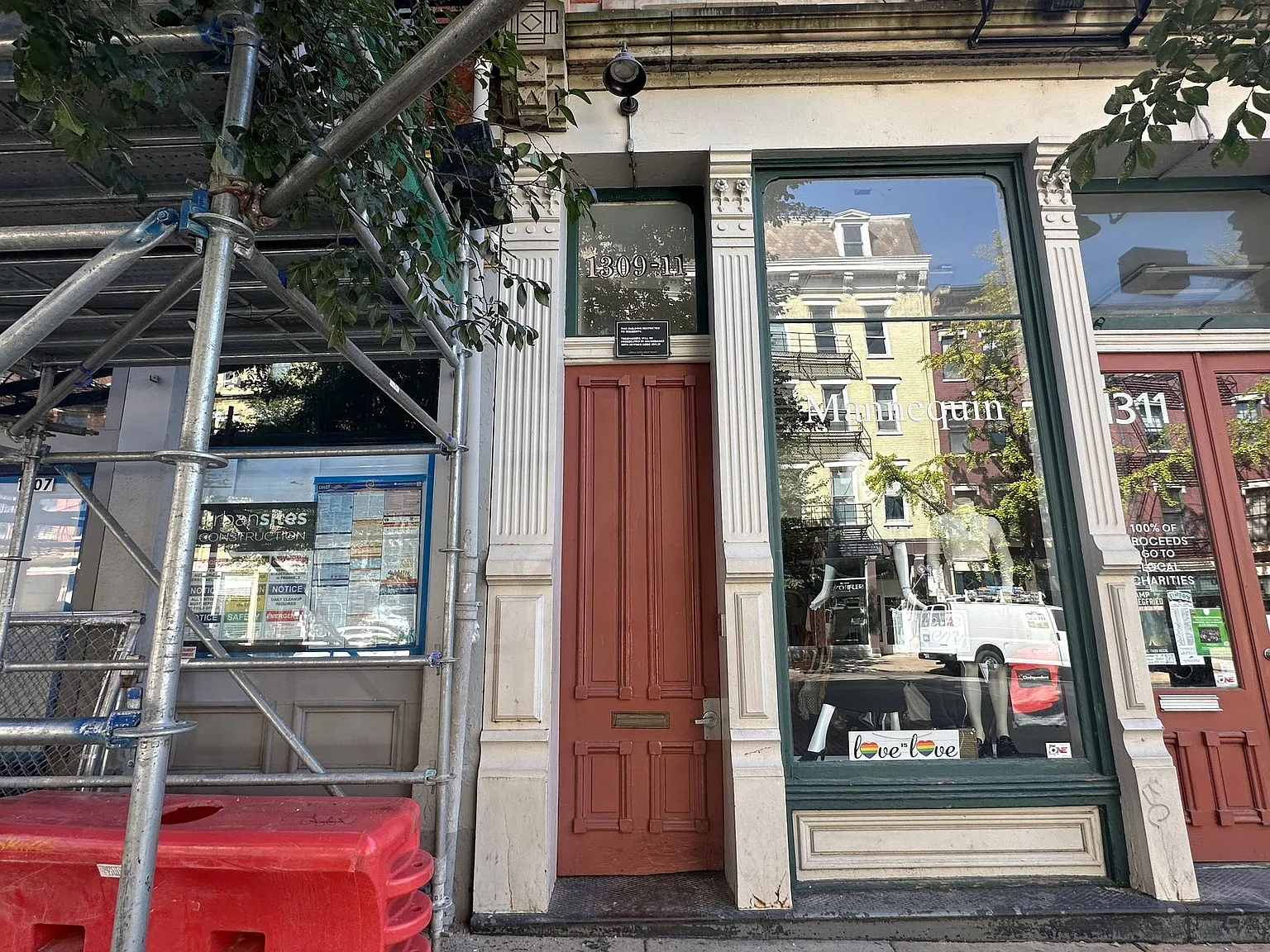1309-11 Main St — Photo 2