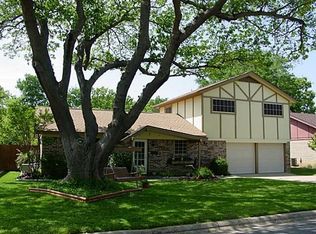 708 Canyon Ridge Dr, Euless, TX 76040