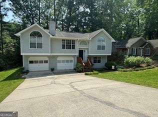 5637 Riverside Dr, Sugar Hill, GA 30518