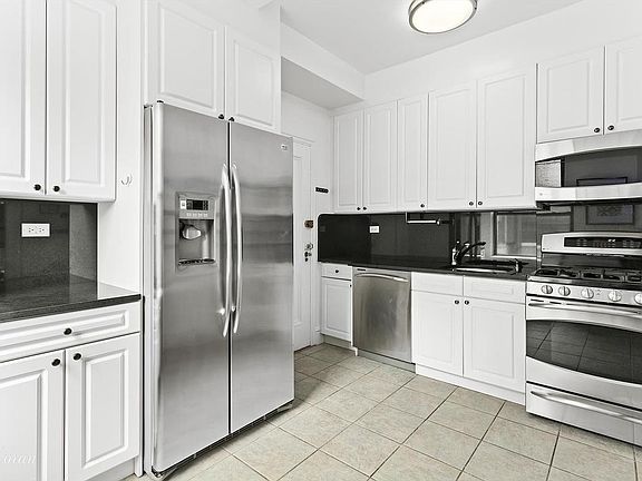 2nd image of 2138 Broadway #16H
