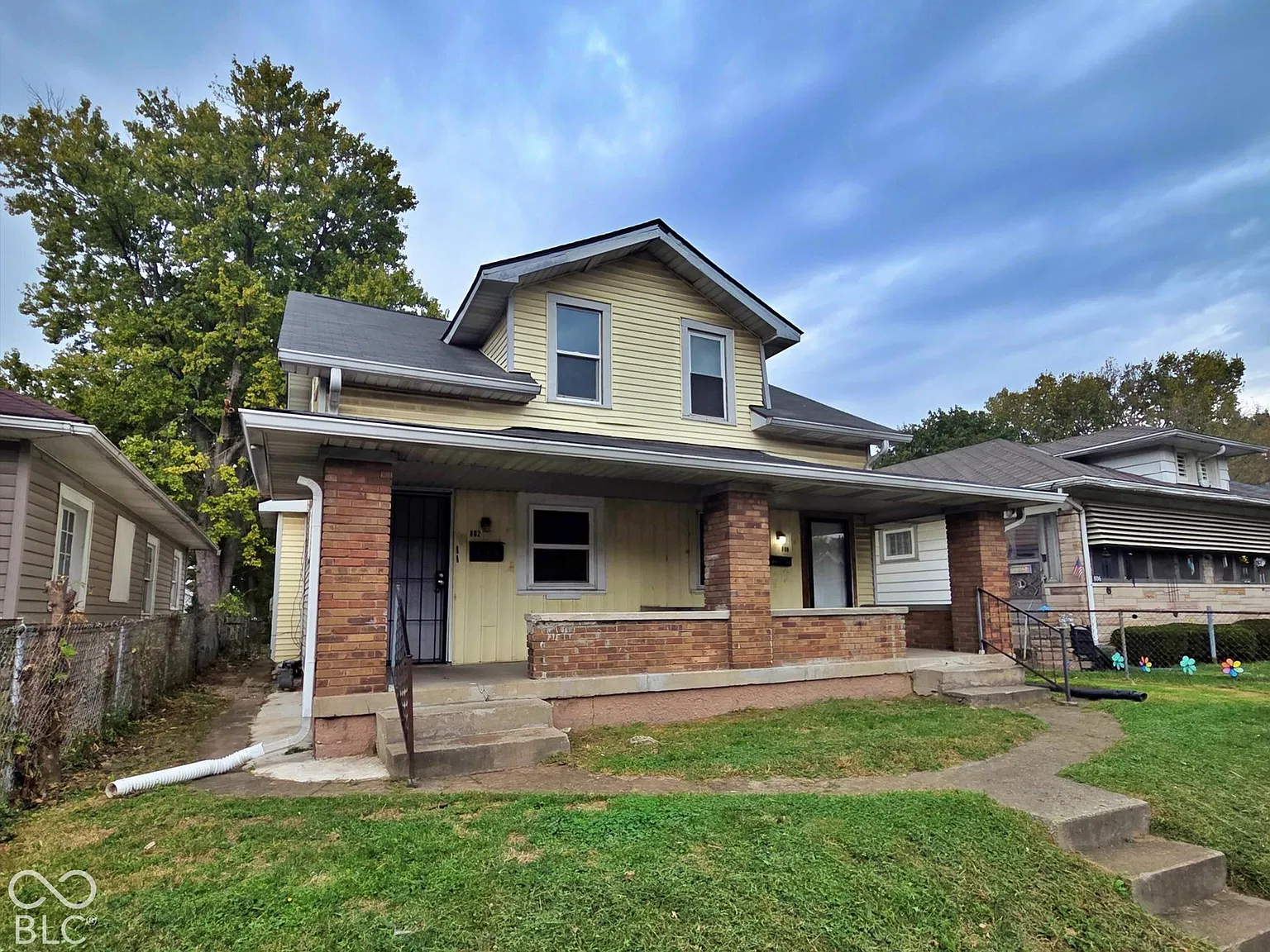 2 bed, 1.0 bath, 942 sqft, $999 — Photo 2