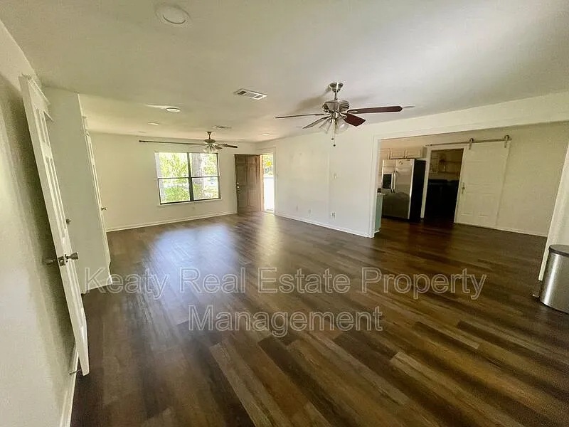 3 bed, 2.0 bath, 1562 sqft, $2,200 — Photo 3