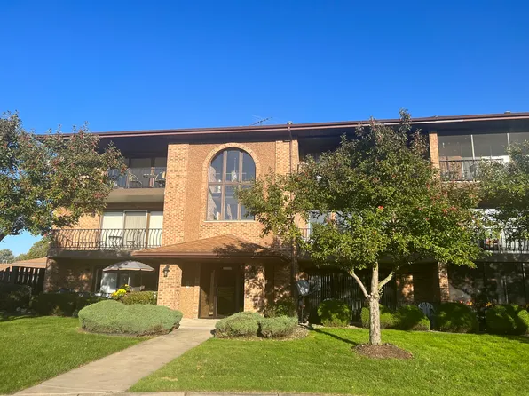 11109 Heritage Dr APT 2C, Palos Hills, IL 60465
