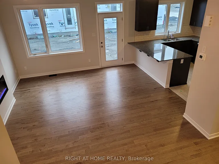 12 Focality Cres — Photo 15