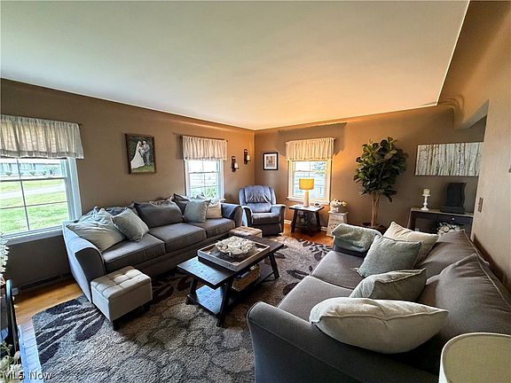 5th image of 91 Green Bay Dr