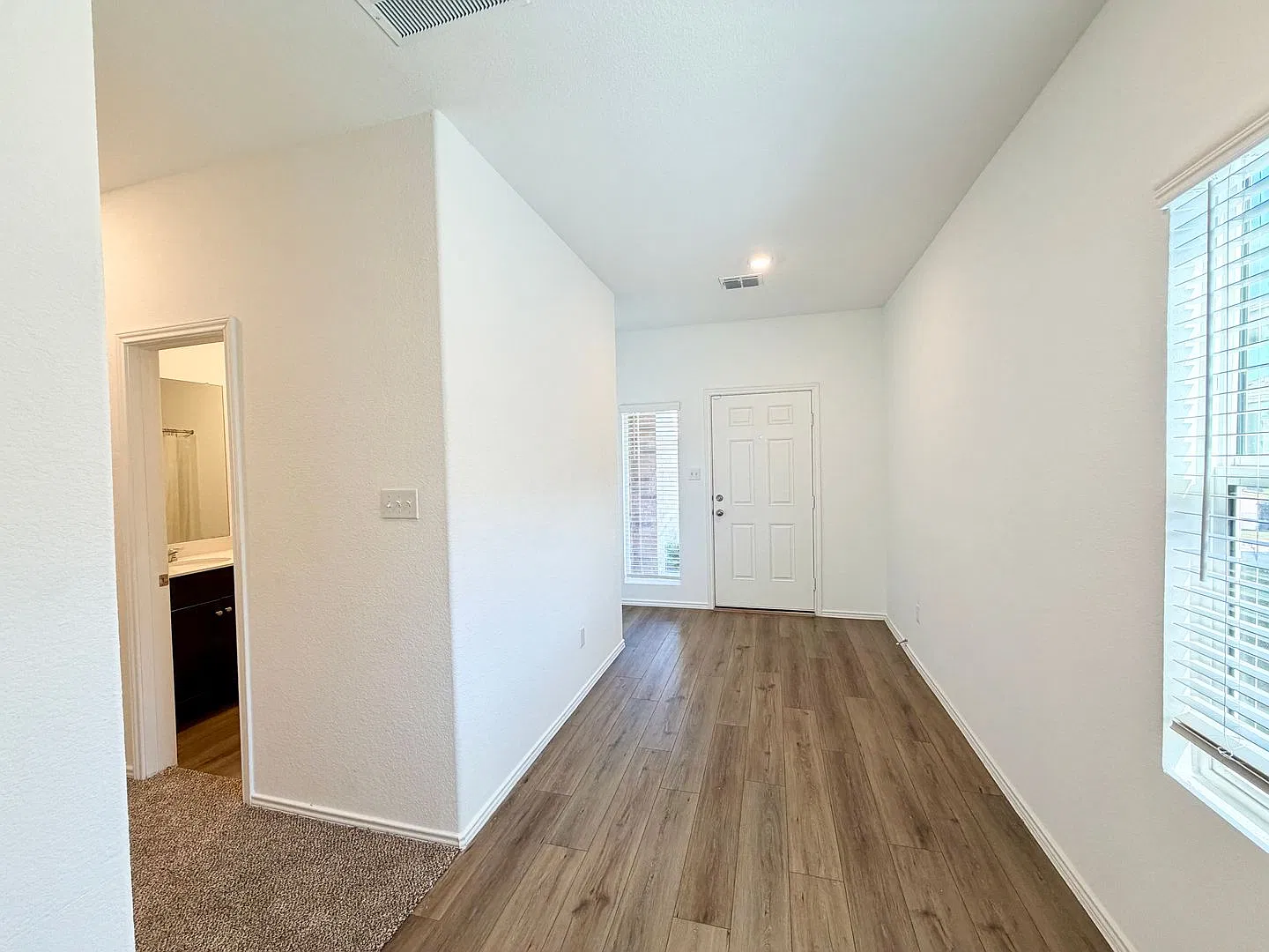 340 The Bad Way- 4 bedroom, 2 bath, 1 story — Photo 3