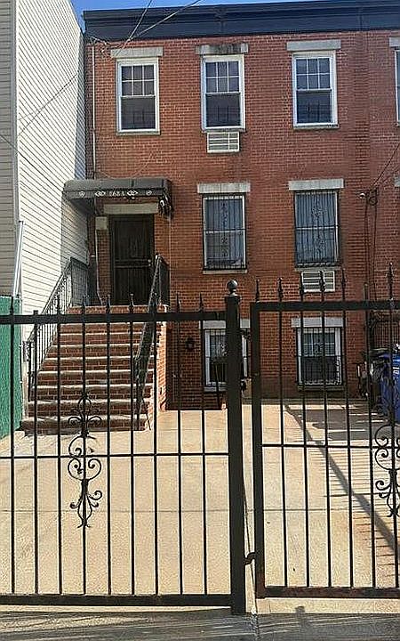 1st image of 870 Glenmore Ave Floor 1