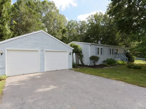 40 Colchester Commons, Colchester, CT 06415