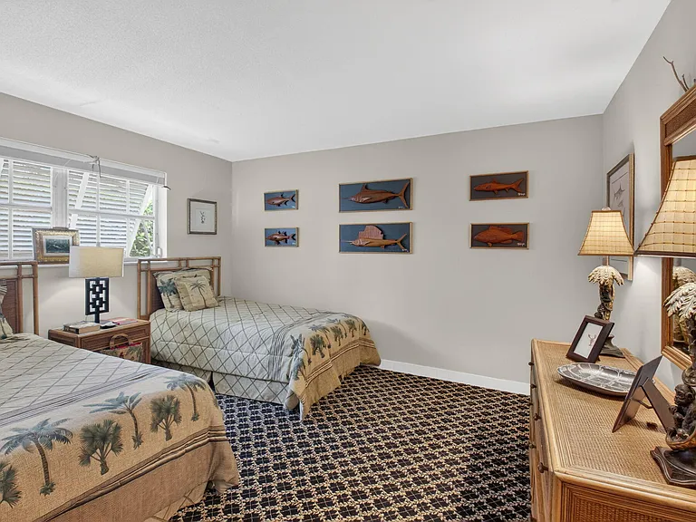 30 Spanish River Dr — Photo 25