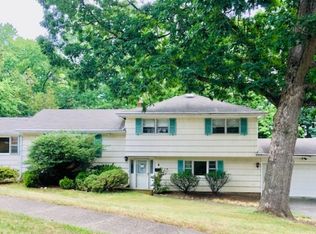 4 Berry Dr, Wayne, NJ 07470