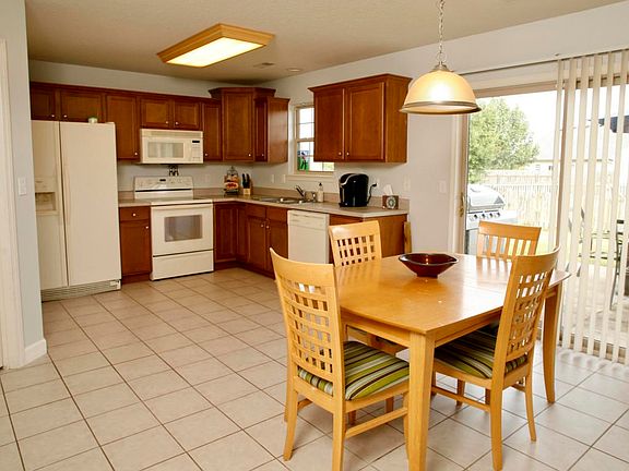 1605 Native Dancer Dr Columbia MO Kitche